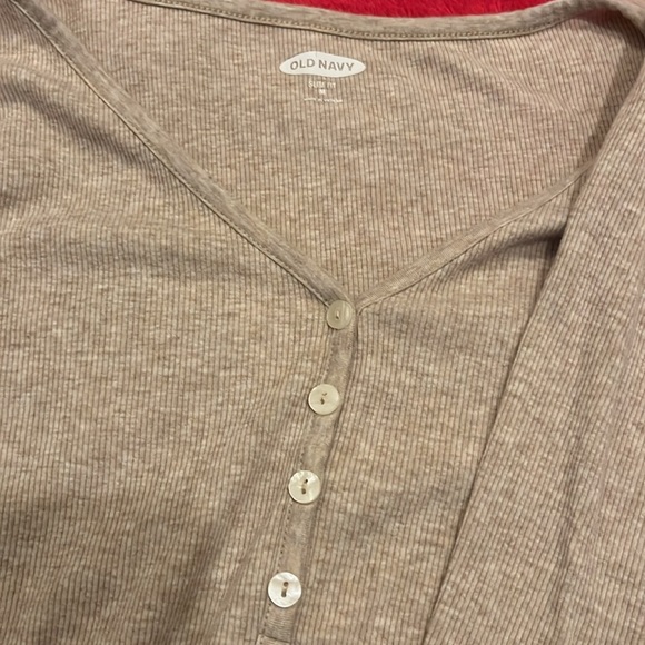 2 pack Old Navy Henley shirts - Picture 4 of 8